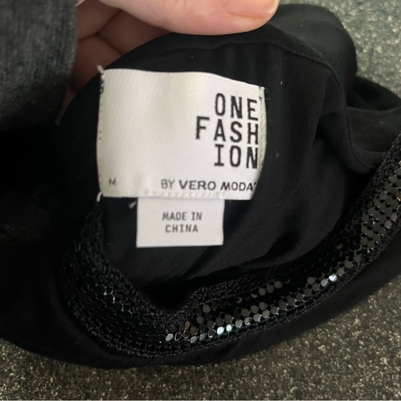 Black dress medium - Picture 3 of 6